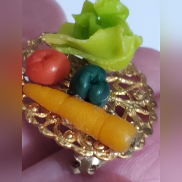 Brooch veggies handmade vintage very unique different 3D spring gold filigree - Picture 9 of 9